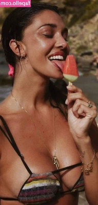 Belen Rodriguez [ belen-rodriguez ] - Un poco de gordito
