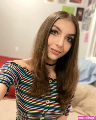 ChloeNight - Would you eat my cookies 🍪🤤😛