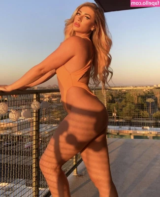Olivia Kaiser [ olivia-kaiser ] - I need something in between these