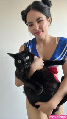 Anna Akana [ anna-akana ] - / Oh, uau, Vende a alma pra mamãe Desu?  / Oh, wow. Sell your soul