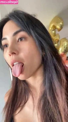 Anna Akana [ anna-akana ] - Lazy Workout
