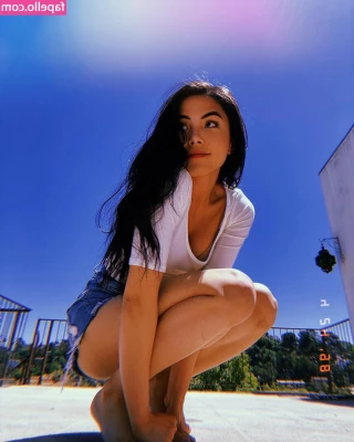 Anna Akana [ anna-akana ] - Wearing this out today, hope the wind is strong 😜