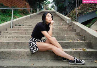 Anna Akana [ anna-akana ] - todays gym outfit 💦 .. what do you think? would you be my gym