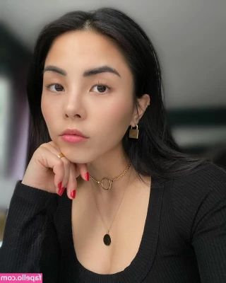 Anna Akana [ anna-akana ] - A few photos so naughty for you, Daddy. 😈💦  Unas fotos muuuy