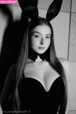 Amelia Korczak [ amelia-korczak-1 ] - I love shaking my booty   I m so excited to share my new content with