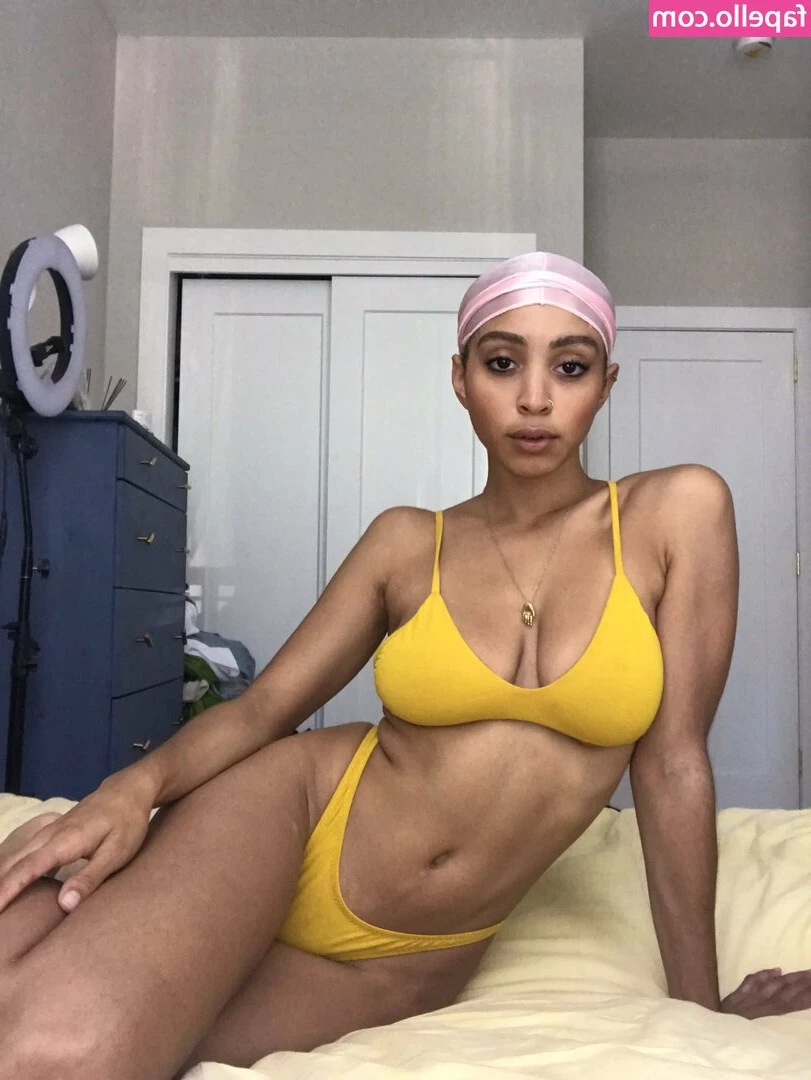 Anastasia Lovera [ anastasia-lovera ] - Streaming in 5 minutes!!  Come keep me company? 🥲🥲 
