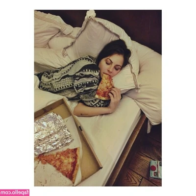 Willa Holland [ willa-holland ] - Hey guys my birthday is in a week! I need all the love I can get