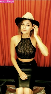 Willa Holland [ willa-holland ] - Is my ass perfect? 🍑