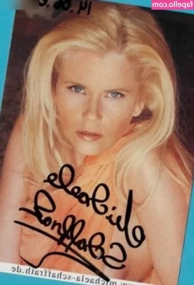 Gina Wild [ gina-wild ] - Buon lunedì