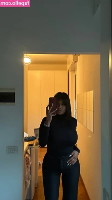 Tiziana - A fan requested a custom  balloon fetish  video  What do you think 