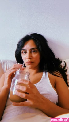 Parveen Kaur [ parveen-kaur ] - 🗓️TITS ON A TUESDAY🗓️  When I went to Hawaii 😻