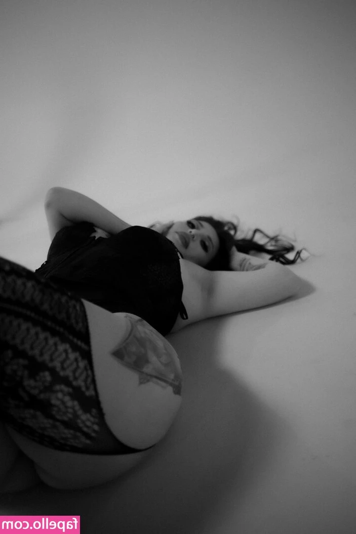 Luzcmun - Make sure to keep me company in my DM’s today. You never know what