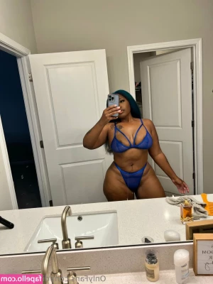 diorlipskums - This dirty girl is very horney