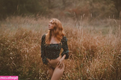 Kayla Coyote [ kayla-coyote ] - Sarà la temperatura ma stasera sono calda  guarda come twerka la