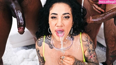 Arabelle Raphael [ arabelle-raphael-33 ] - waiting for you to come in