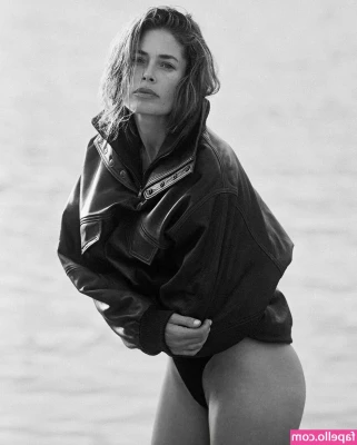 Doutzen Kroes [ doutzen-kroes ] - Please check out my new video! It’s so hot I promise you! I honest