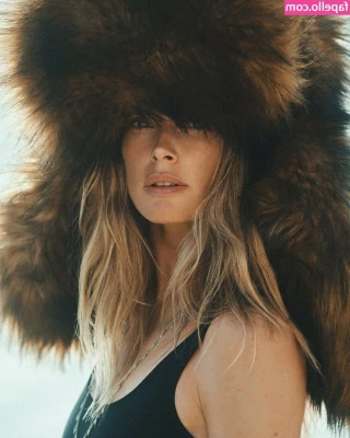 Doutzen Kroes [ doutzen-kroes ] - J arrive pas à le rentrer entièrement