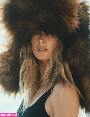 Doutzen Kroes [ doutzen-kroes ] - You know where to go if you wanna see these pants hit the floor