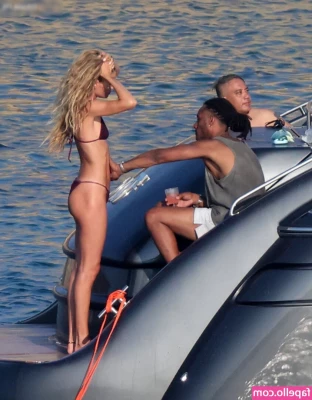 Doutzen Kroes [ doutzen-kroes ] - What kinks do you like