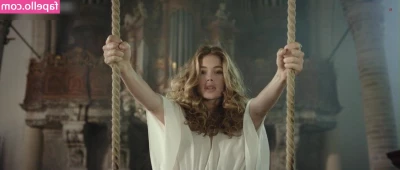 Doutzen Kroes [ doutzen-kroes ] - Te gusta como me meto el dedo?🤤