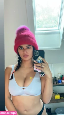 Diane Guerrero [ diane-guerrero ] - Dime al privado qué quieres que haga en el nuevo video