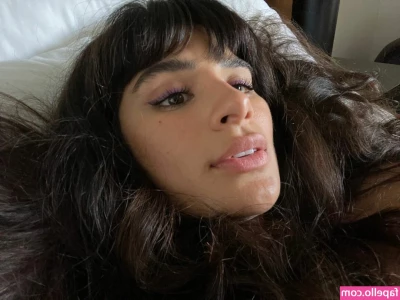 Diane Guerrero [ diane-guerrero ] - Just working out and playing haha  Hit like if you wish you were here