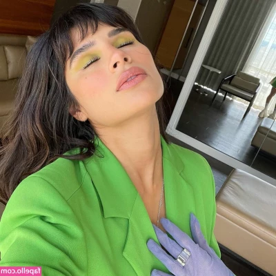 Diane Guerrero [ diane-guerrero ] - Summer Fresh  Do you like white toe nails