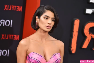 Diane Guerrero [ diane-guerrero ] - What are you doing for your Friday night? let's do Q&A! Ask me a