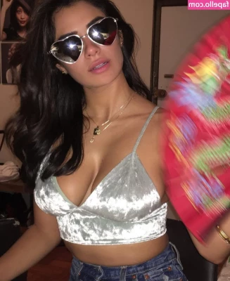 Diane Guerrero [ diane-guerrero ] - The sexiest peep hole you’ve ever seen 🍑