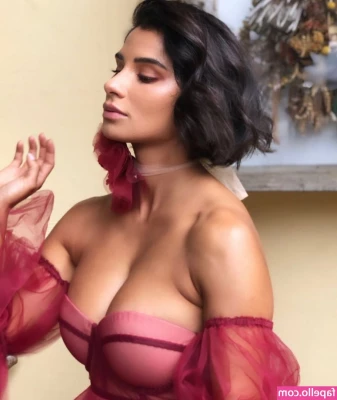 Diane Guerrero [ diane-guerrero ] - Do you want a bite? 🫦