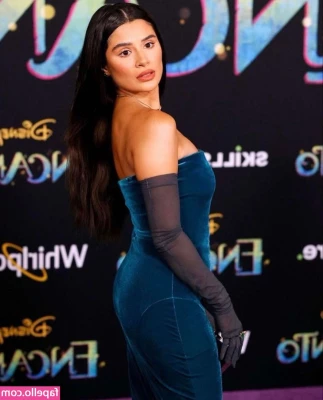 Diane Guerrero [ diane-guerrero ] - Happiness is in the simple moments in our lives and we are the