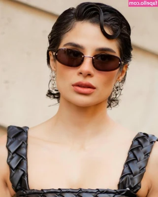 Diane Guerrero [ diane-guerrero ] - Checked into a new Airbnb for a few days 💕💕