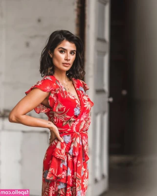 Diane Guerrero [ diane-guerrero ] - don't you think, that my ass too big?🥺