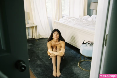 Diane Guerrero [ diane-guerrero ] - New content, slide into the DM's for some 3way action