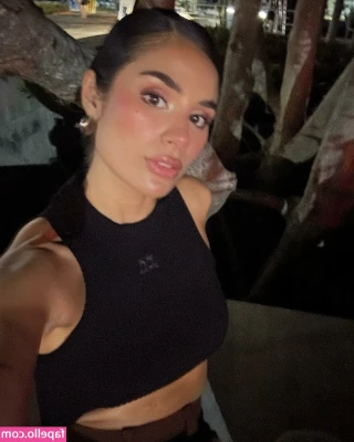 Diane Guerrero [ diane-guerrero ] - I’m the full package but there’s no tracking number. 😉😘