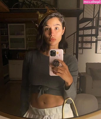 Diane Guerrero [ diane-guerrero ] - Do you think the girl should wear underwear while walking?😅😅