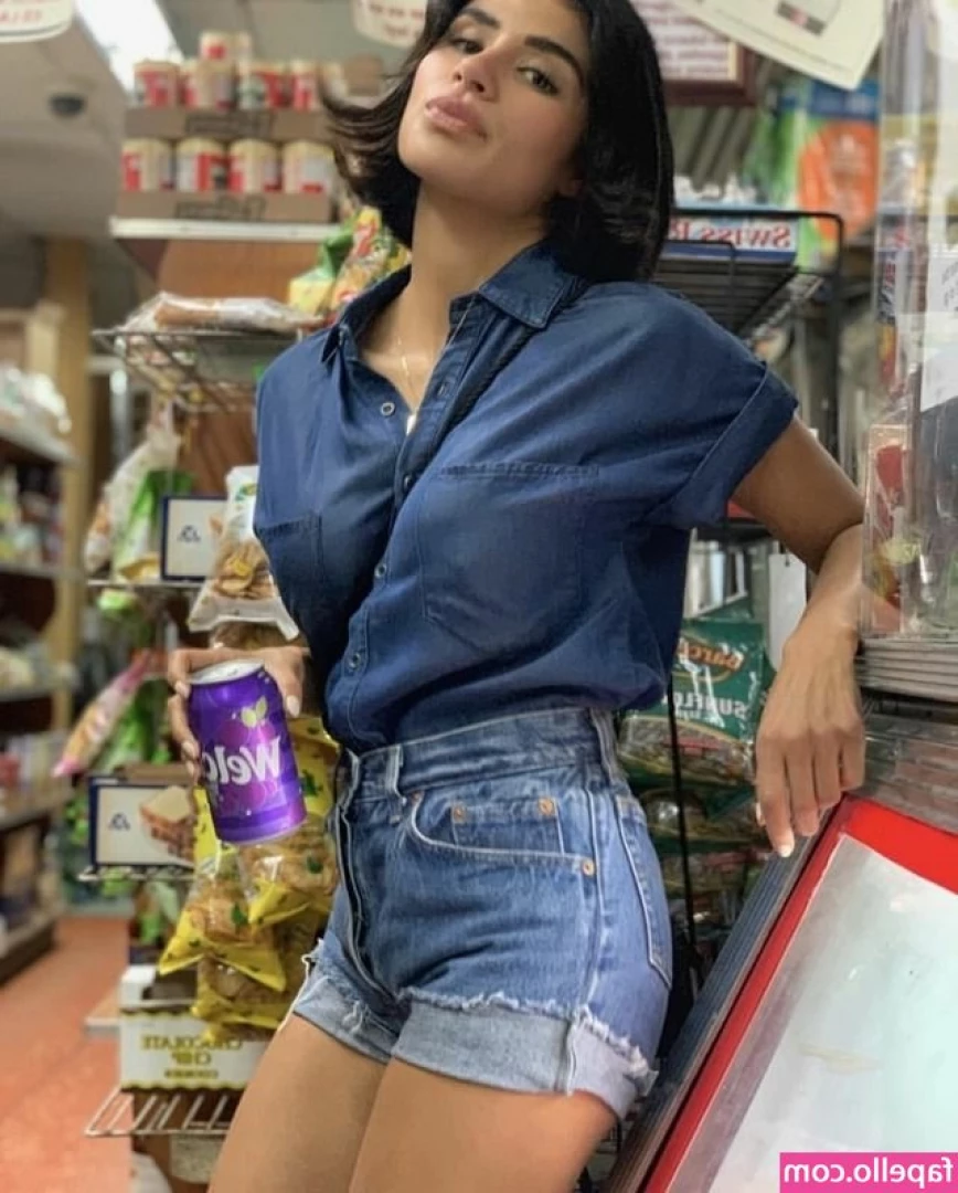 Diane Guerrero [ diane-guerrero ] - Buenos días bebés! Quiero hacer un live mañana !! Te animas? A que