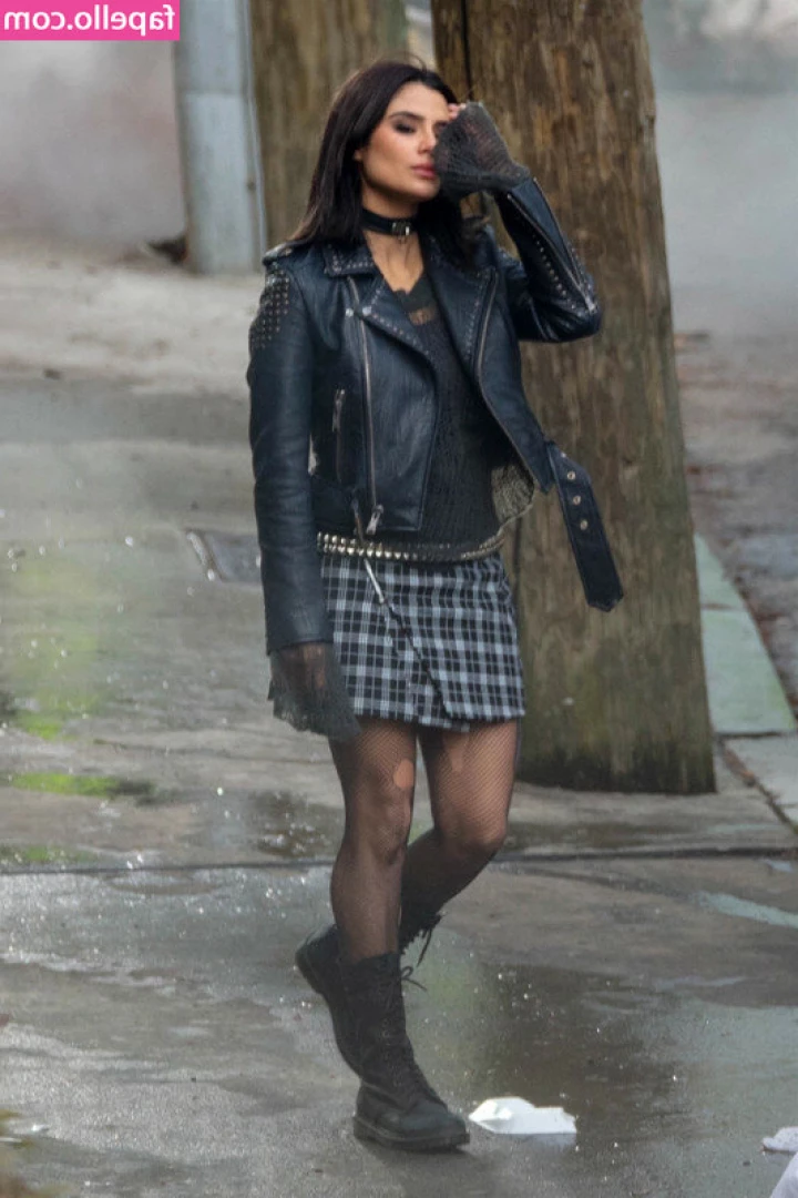 Diane Guerrero [ diane-guerrero ] - Might pick a lucky fan to make some content with soon