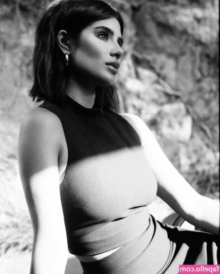 Diane Guerrero [ diane-guerrero ] - bodies are cool