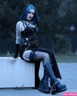 BlueAstrid - Ass fat and pussy tight 💅