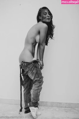 manuphoto - stop what ur doing  amp  kiss them