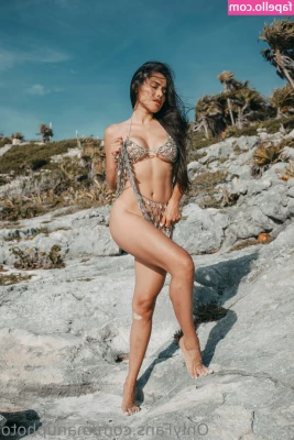manuphoto - Not only am I cute with a fat pussy  but I bake sourdough bread  too 