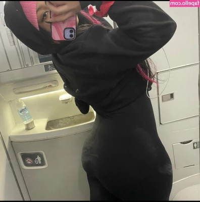 mariiiisel - How s the view down there   Stick ya tongue out baby
