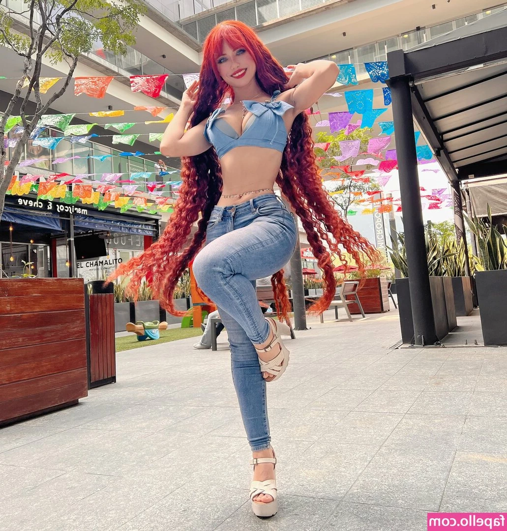 belladueñas [ belladueas ] - Good morning daddy   Happy Titty Tuesday please vote below to decide