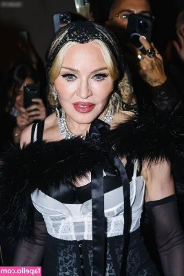 Madonna - Hearing a man moan cause of you is the sexiest sound in the