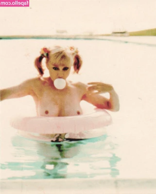 Madonna - Join my vip. It’s on sale so we can the cozy weather together