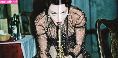 Madonna - Happy Monday baby 😘💋