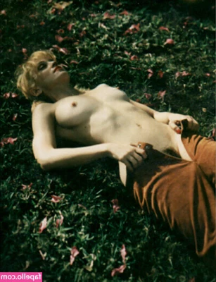 Madonna - Summer feet