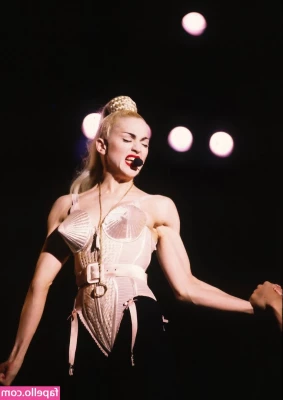 Madonna - Buenas noches bebé   feliz inicio de mes  Que te gustaría ver en mi