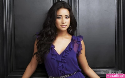 Shay Mitchell [ shay-mitchell ] - Can I play on YOUR pole? 😛